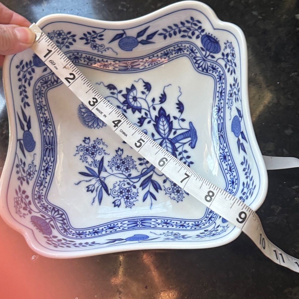 Blue and White Floral Porcelain Dish - Picture 5 of 6